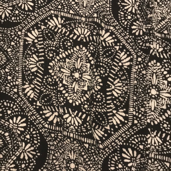 Soft and Patterned pants - Picture 2 of 3